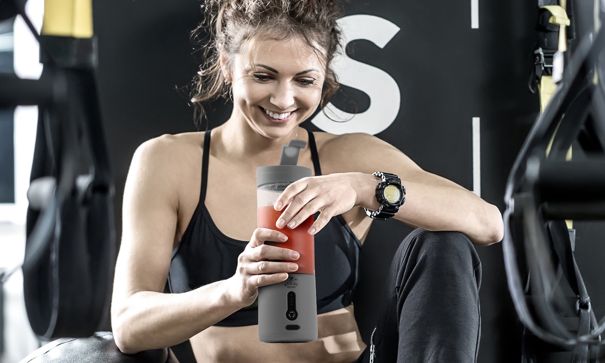 10 Trendy gift ideas for women: from stylish smart jewelry to cool gadgets