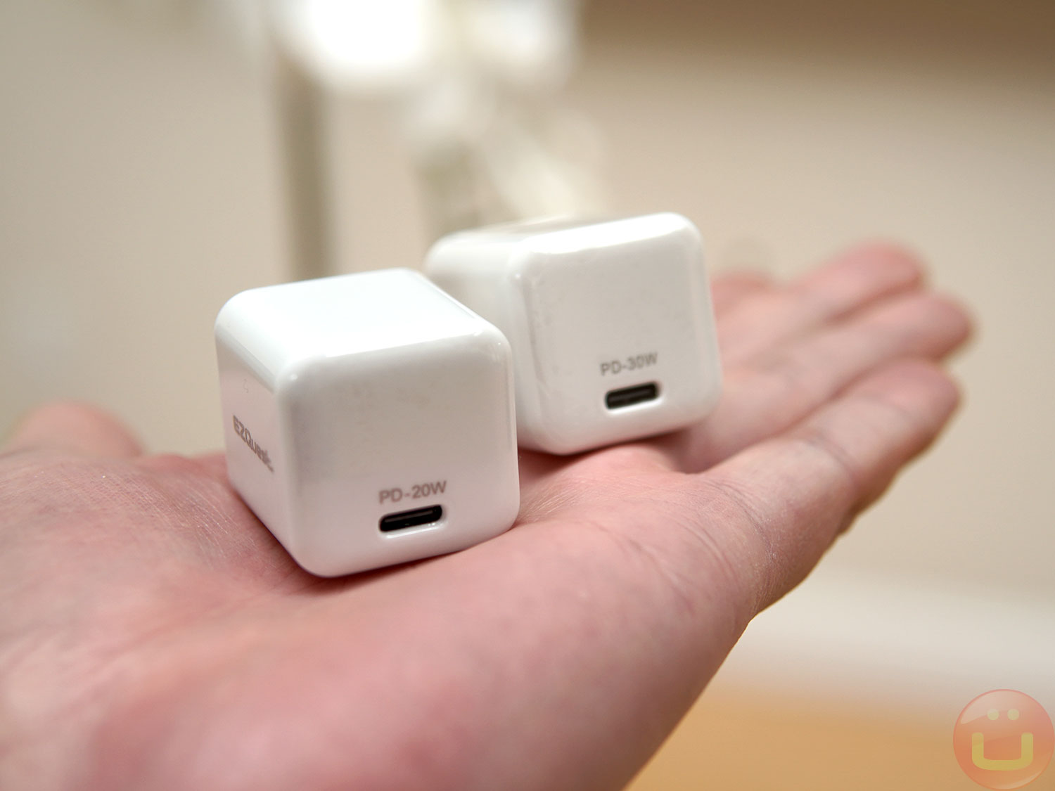 EZquest UltimatePower Mini Wall Charger Review (20W+30W)